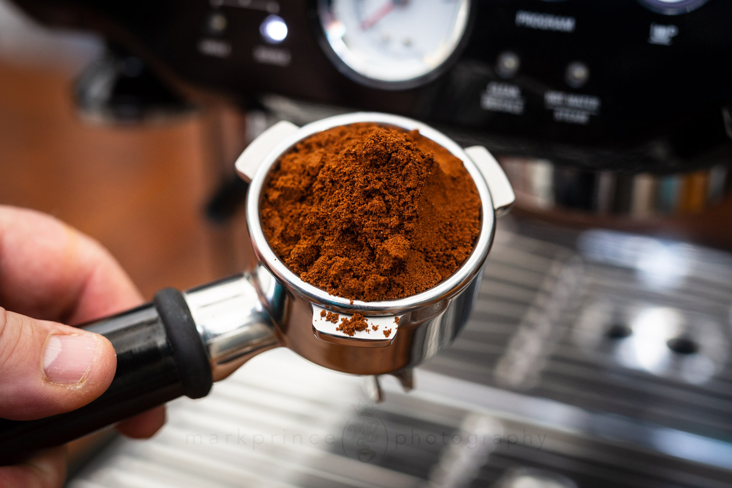 How To Make a Latte: a Detailed Guide » CoffeeGeek