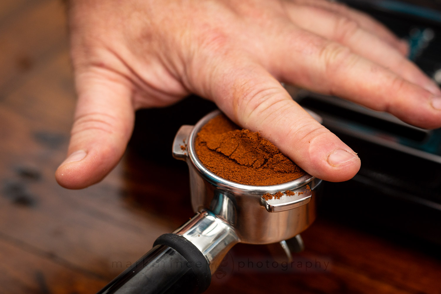 How To Make a Latte: a Detailed Guide » CoffeeGeek
