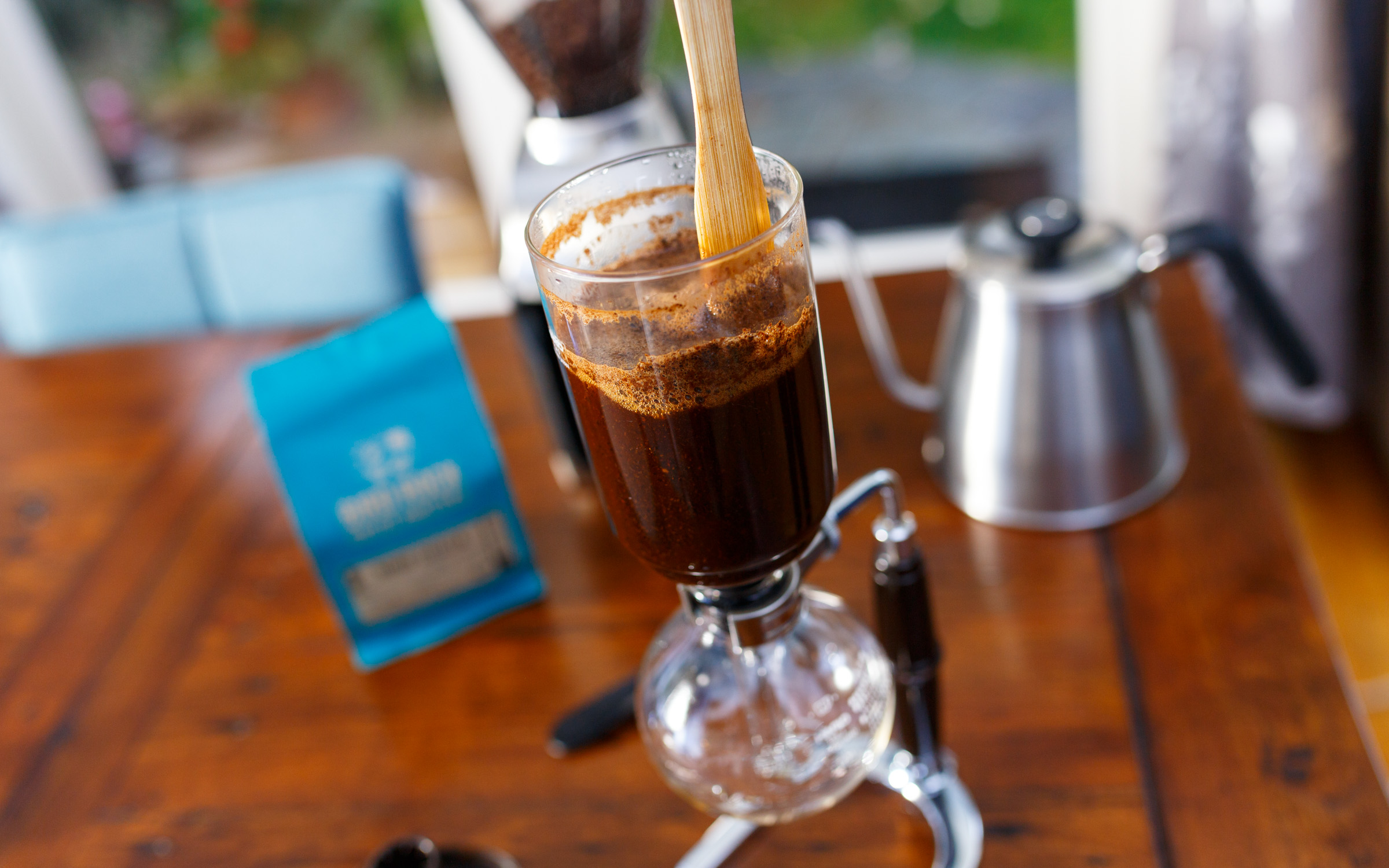 How to use a Siphon Coffee Maker » CoffeeGeek