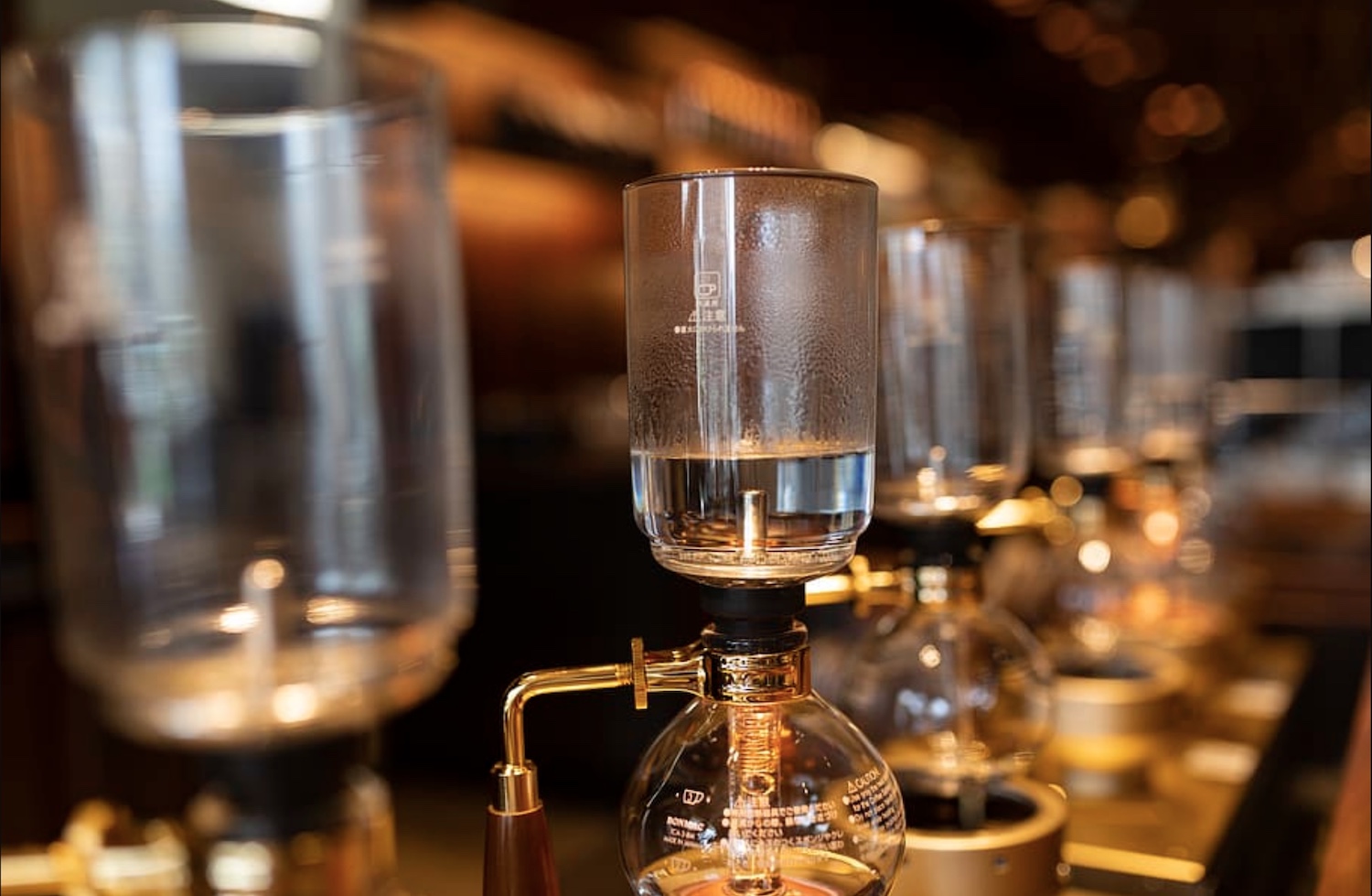 Brewing Siphon Coffee [History & Guide]